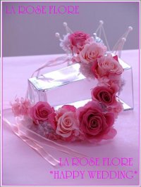 ピンクのローズメリアの花冠