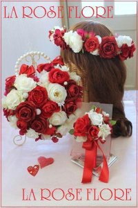 赤バラと白バラのハート形ハンドバックブーケ＆花冠＆ブートニア