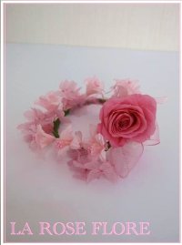 ブレスレット　ピンクの小花のガーランド