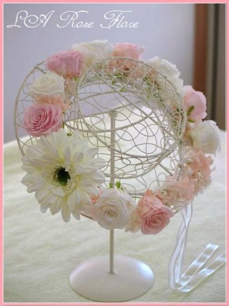 画像1: ガーベラ付　白xピンクの花冠 (1)